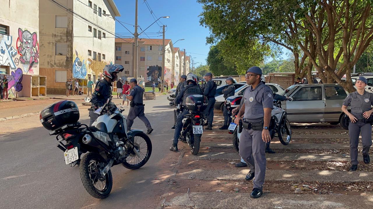 Foto 5 de 5 — Operação Matricial: Helicóptero Águia apoia ação com 50 policiais no Residencial dos Oitis, em Araraquara